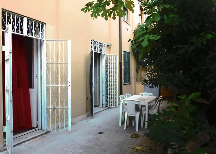 לינה וארוחת בוקר Casavostra 2